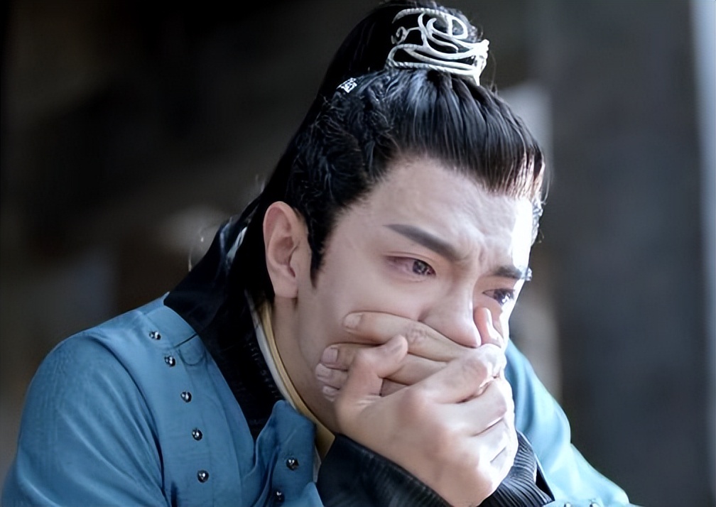 明明很帅自己却觉得很丑,明明很帅却打扮很丑