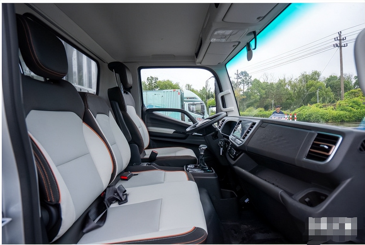 【今日分享】NG南宫APP官网怎么*载下**？奥铃玉兔Ⅲ上线,抖音/快手