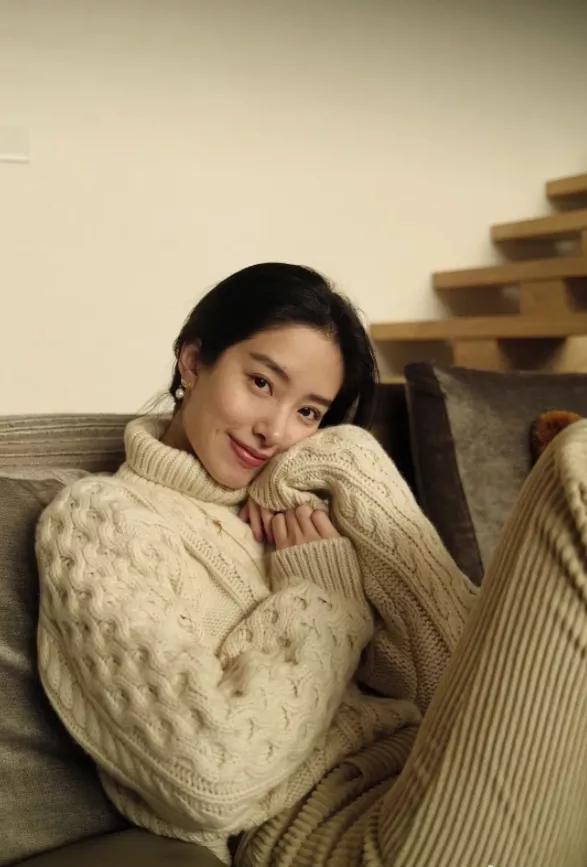 2018年最时髦的毛衣款式,2019年流行穿什么款式的毛衣