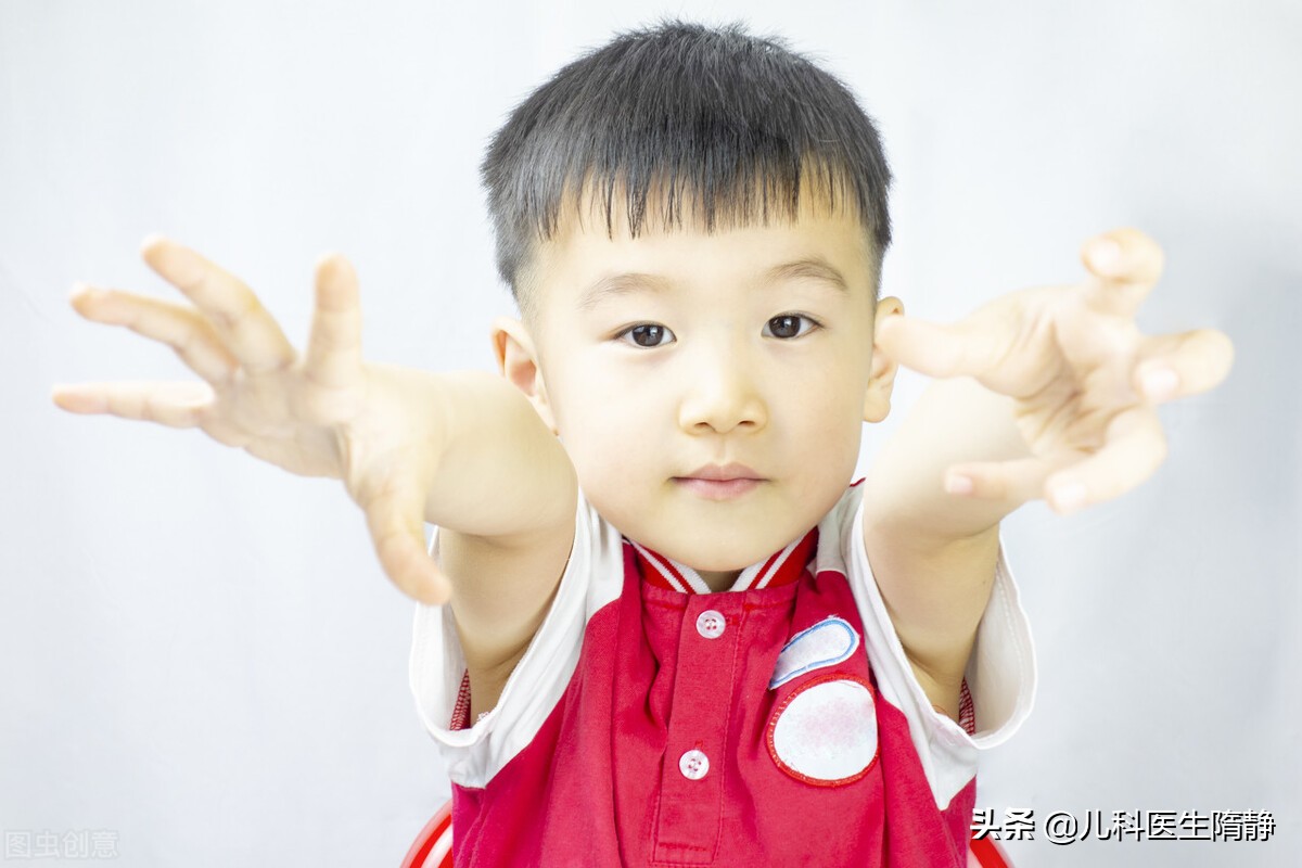 小米粒大小的疙瘩是怎么回事,起密密麻麻的小疙瘩咋回事