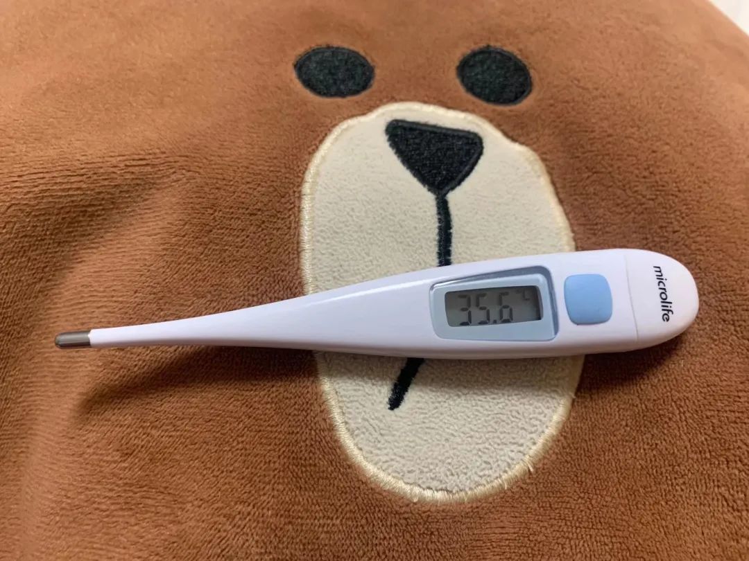 两只体温计测出来相差0.4,2个水银温度计测量结果不一样