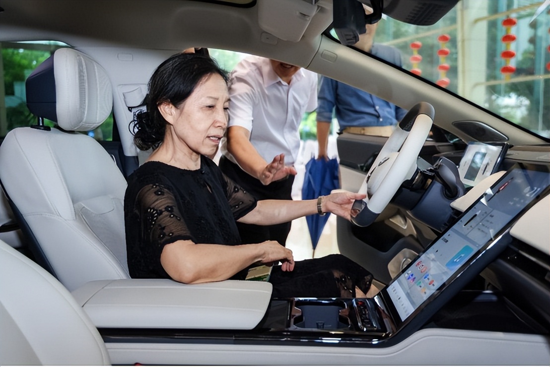 纯电续航1000公里远航y6表现如何,远航汽车y6发布会