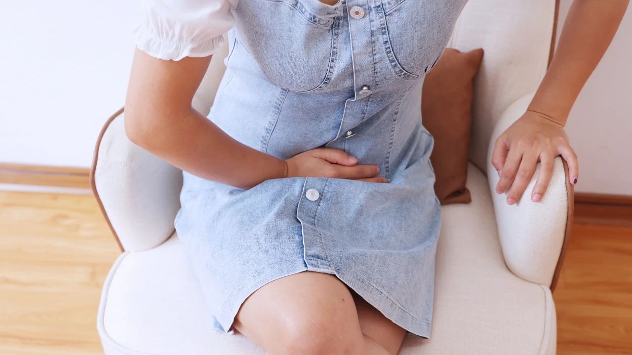 月经和大姨妈怎么区分,如何分辨大姨妈小腹疼和怀孕