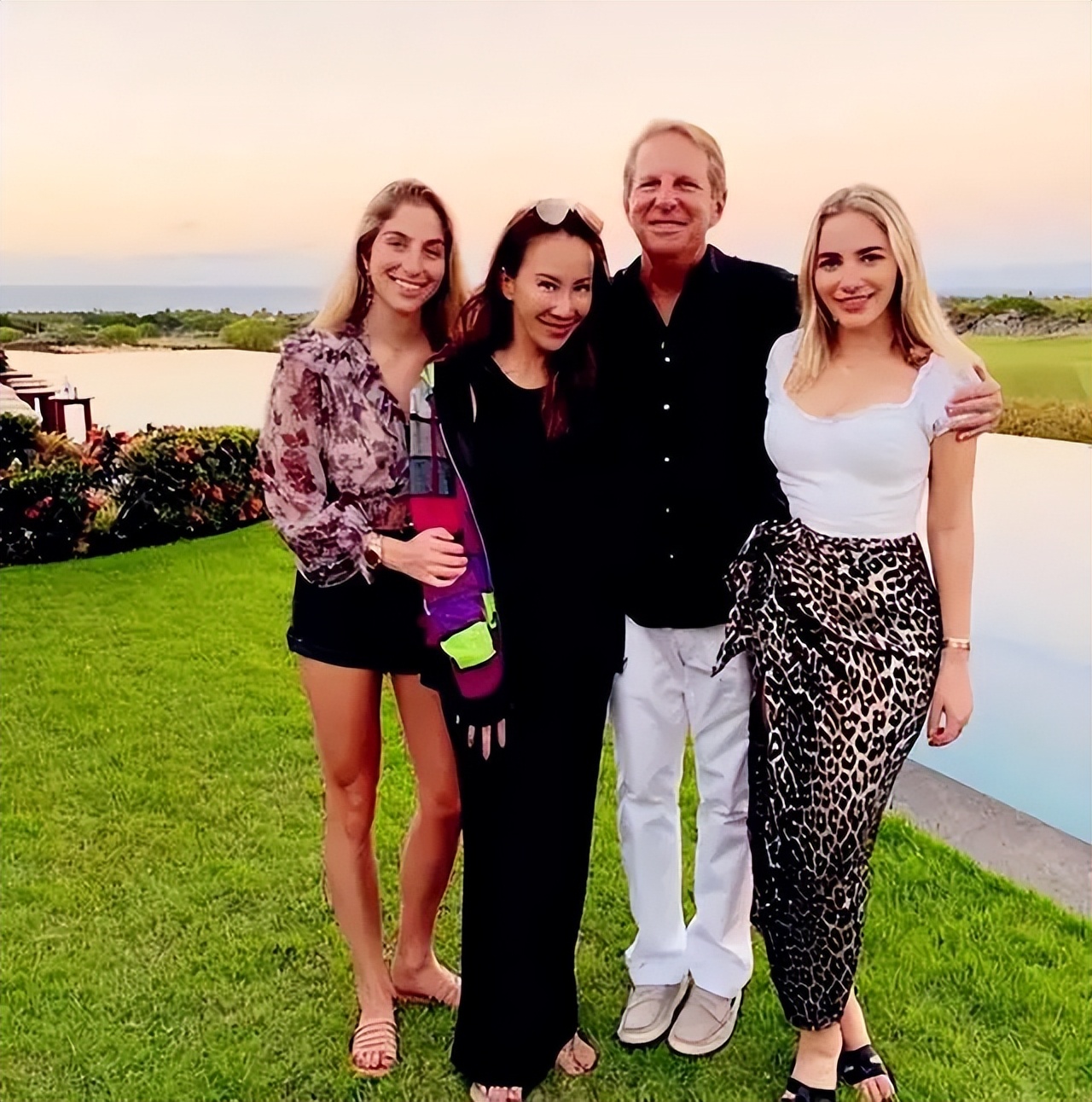 杨丽萍舞伴殒命！从39楼跳下，年仅44岁！舞天堂再度《雀之恋》