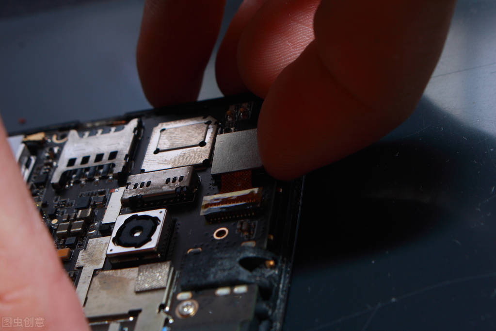 抢深圳饭碗？投资5000000000漯河高端手机项目签约，总额超100亿