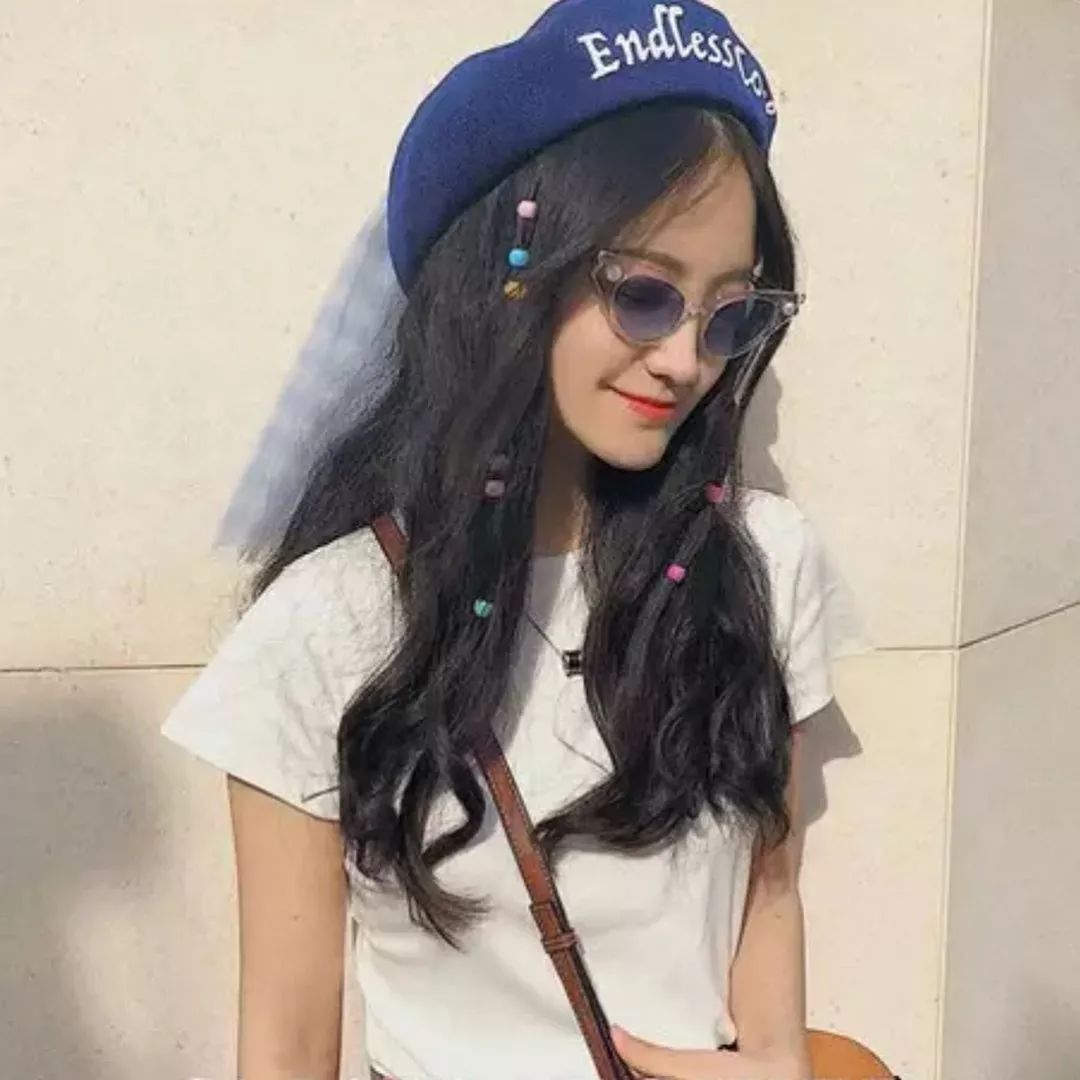 儿童用泫雅风彩色发夹怎么扎好看 (泫雅一字夹发夹佩戴方法)