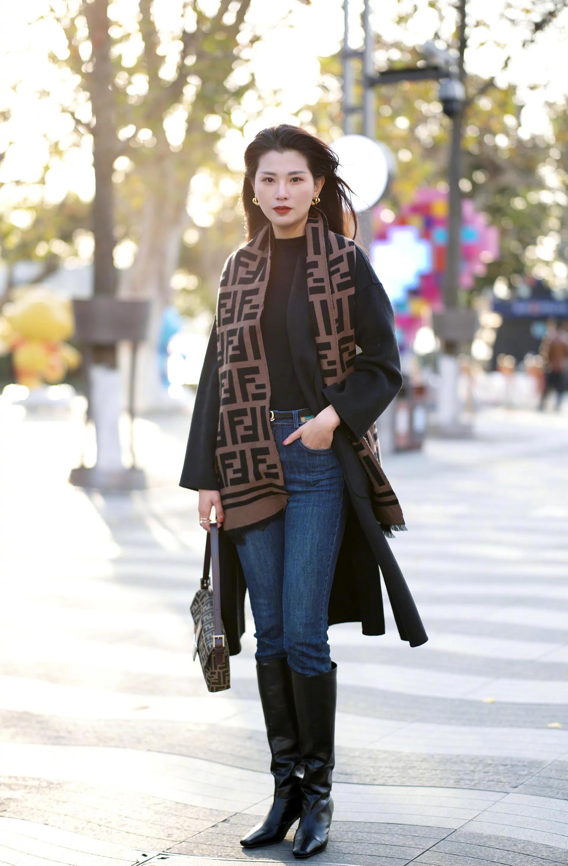 看街拍穿搭推荐,fendi围巾搭配lv