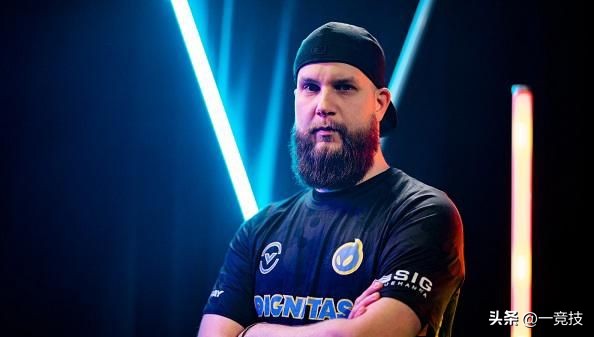 csgo鑰佸皢瑙嗛,csgoforest缁忓吀姣旇禌