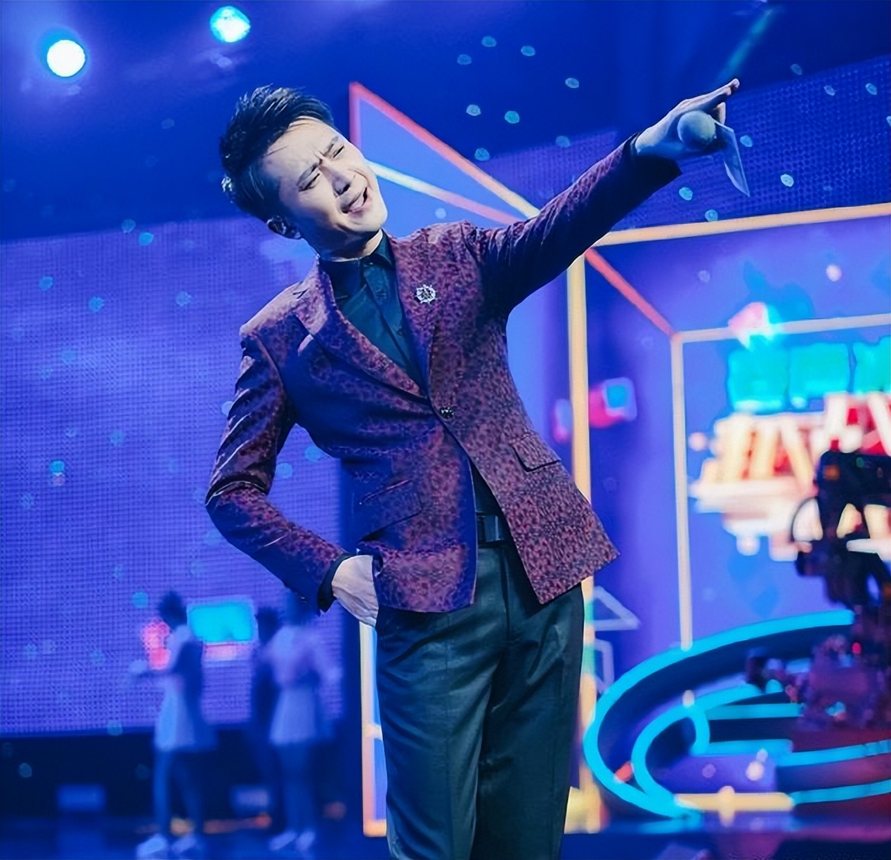 杨帆和妻子李枫哪年结的婚,杨帆妻子李枫简介