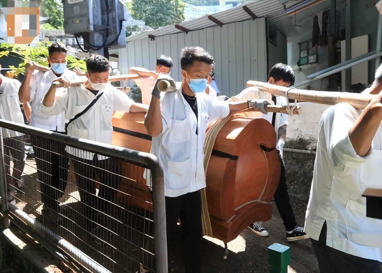 赌王何鸿燊：86万续命针每日一针，800万金丝楠木棺开启世纪葬礼