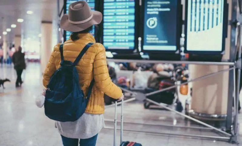 航班取消应该提前几小时通知,如何应对飞机延误