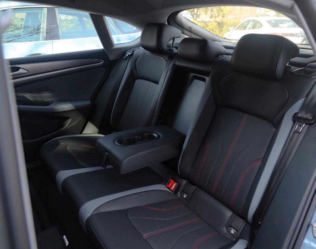 凌渡L和大众cc车身哪个宽,凌渡比速腾宽多少毫米