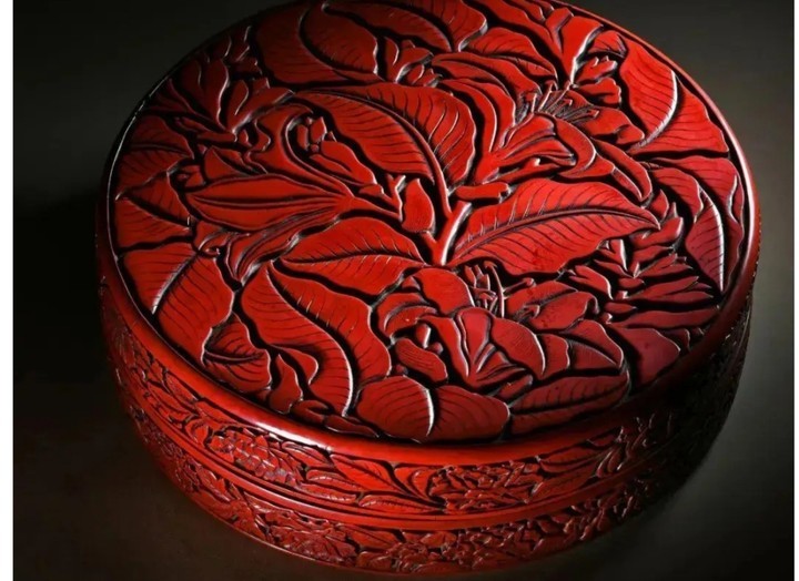 丹砂漆盘盛井水，冷浸半坼山樱花！浅析漆工艺发展，看漆意蕴之美