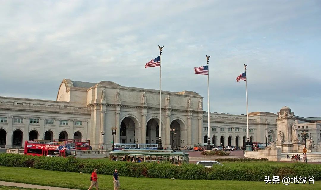 美国机场为啥那么多跑道,美国机场最新消息