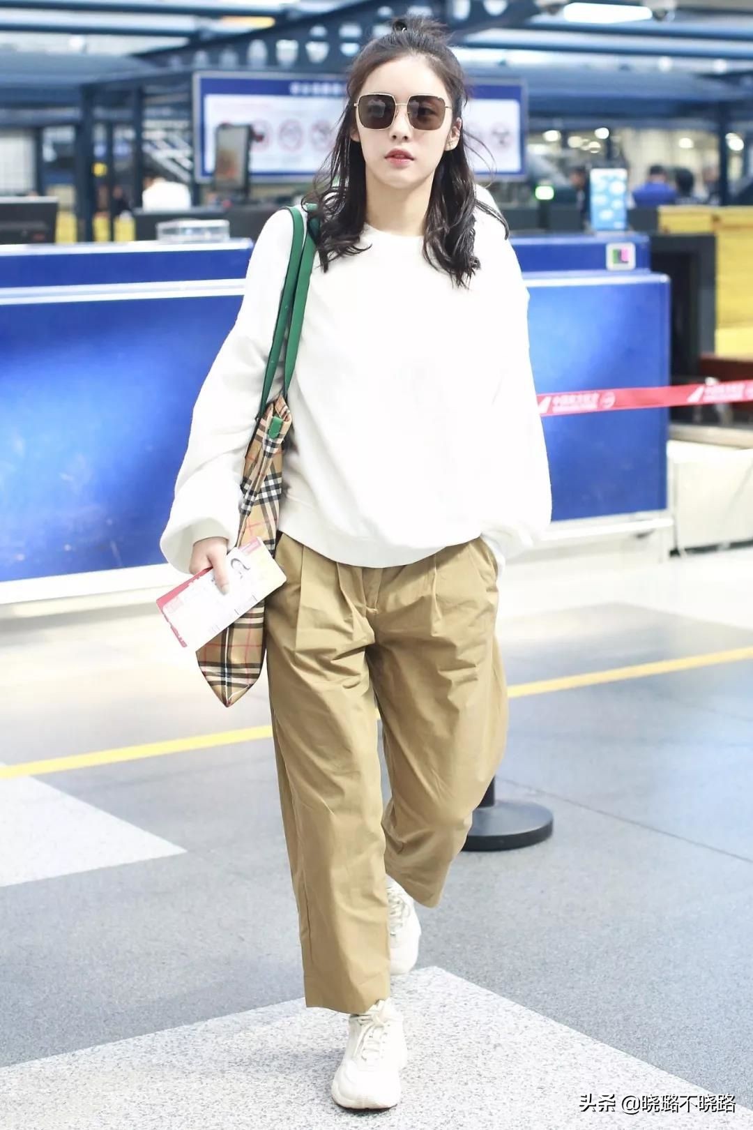 卡其直筒裤秋冬搭配,秋冬卡其裤最经典的搭配