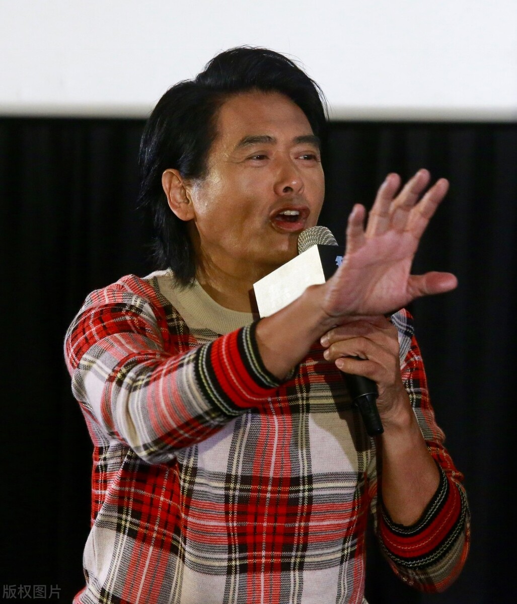 一个时代的逝去一段岁月的追忆：港圈辉煌三十年，豪门盛宴终须别