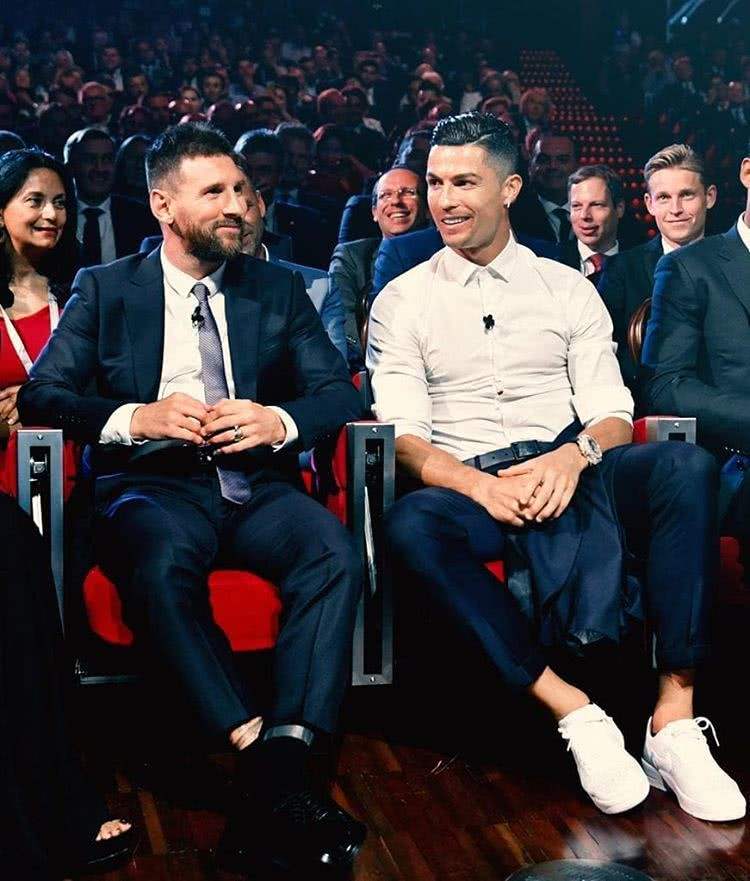 美国50州，喜欢梅西的占30州，C罗是19州！美国美女球员独占一州