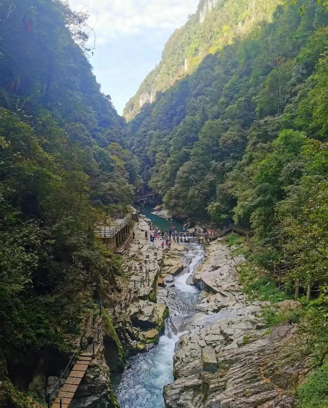 西安到恩施自驾沿途哪些旅游景点,恩施哪个景点不用爬山的路线好走