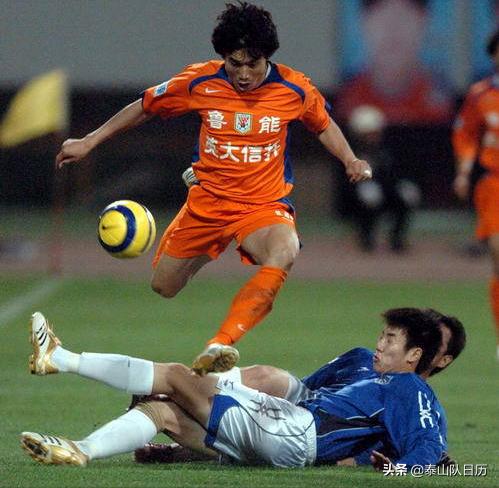 泰山队日历之3月19日：2006年3月19日，鲁能3比1青岛轻松居榜首