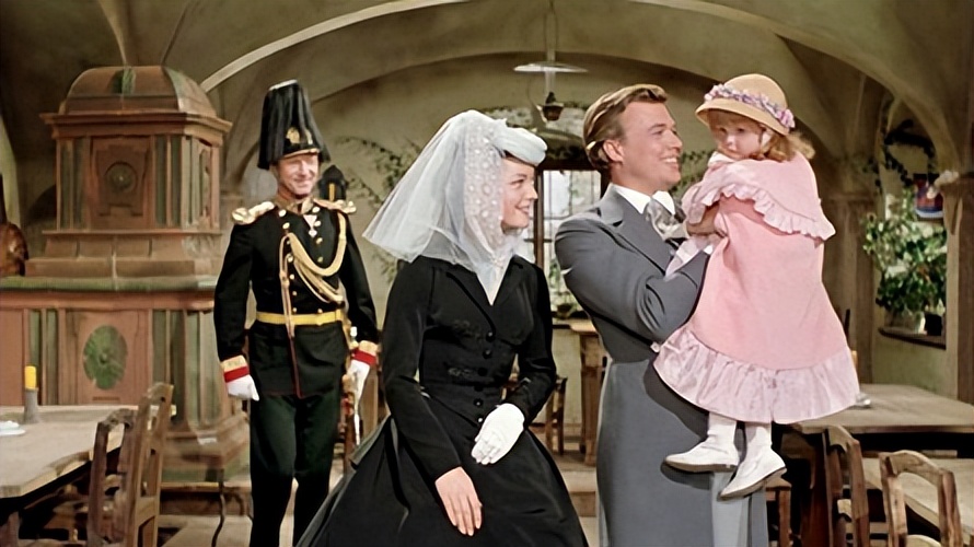 茜茜公主：17岁嫁入王室，长女早夭，独子为爱殉情，61岁香消玉殒