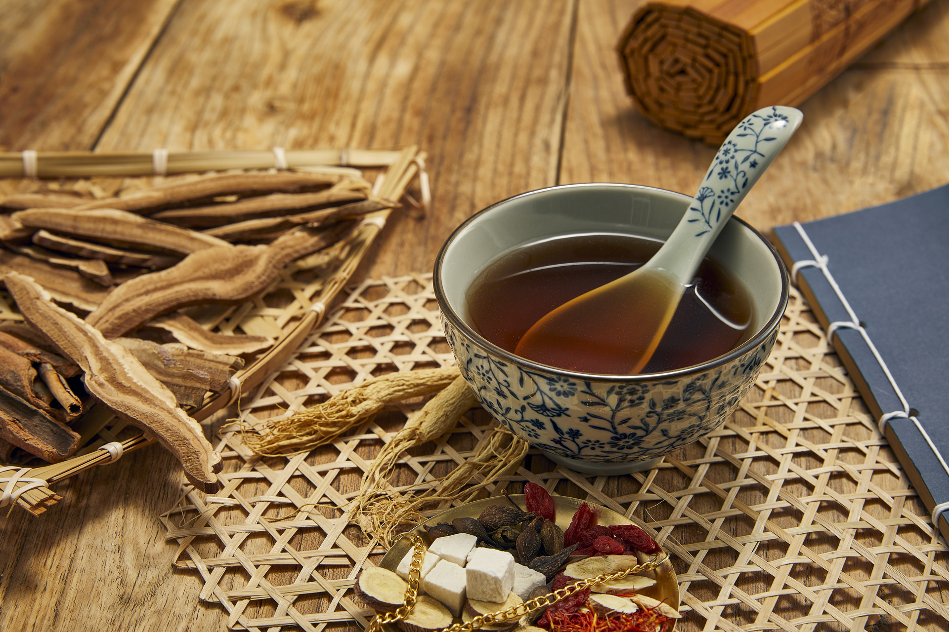 提醒：睡觉经常流口水的人，要防这5种病！别不当回事