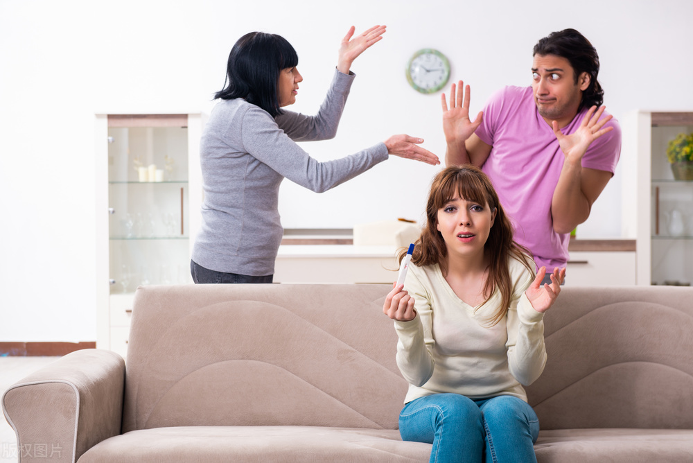 给所有父母一个建议,子女成家了父母该不该放手