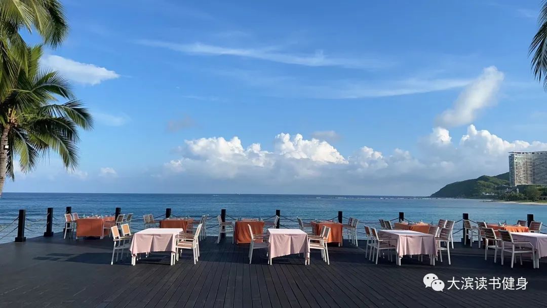 去三亚旅行坐飞机全过程,三亚之旅飞机