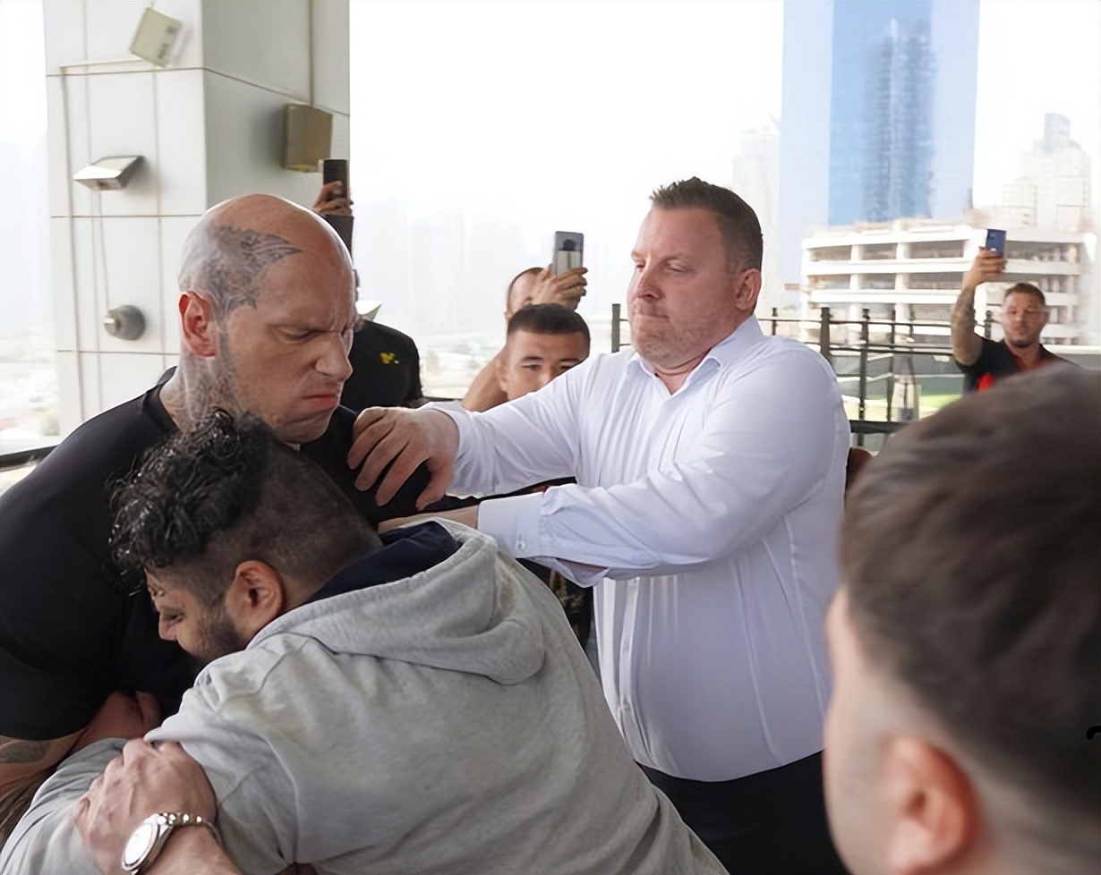 伊朗绿巨人格斗的视频,伊朗绿巨人被2分钟ko