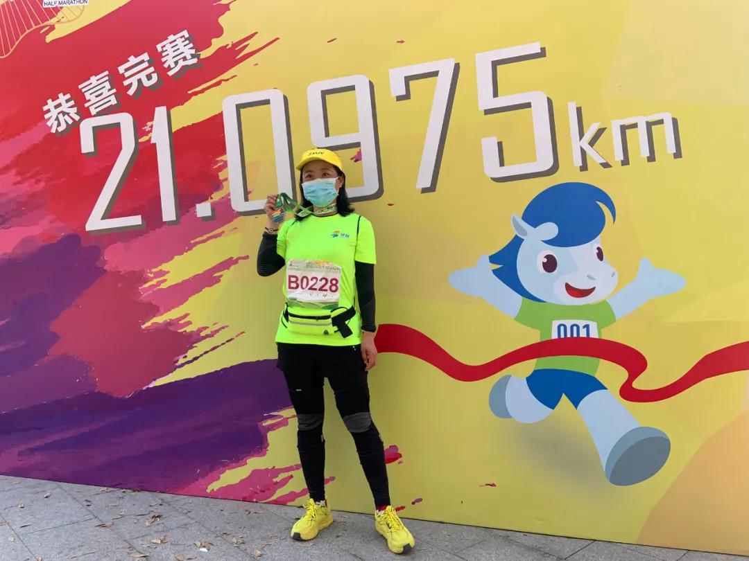 班主任原来是退役的特种兵,班主任是退伍特种兵完整版解说