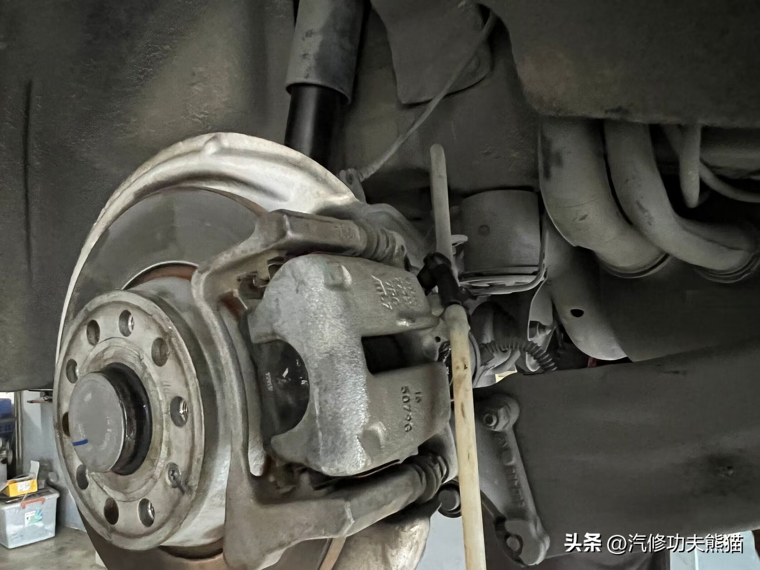 2017款大众迈腾10万公里烧机油,十年的迈腾怎么样后期维修费用