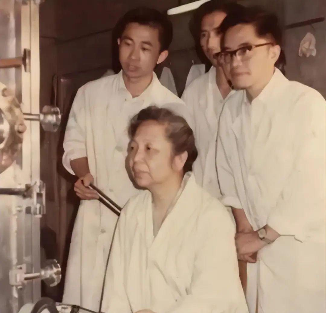 中国女人回国遭美方扣留,她恳求:给6800美元,药瓶还给我