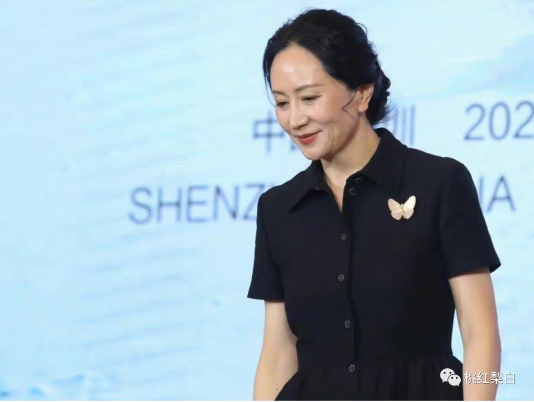 温莎公爵夫人珠宝展出,温莎公爵夫妻视频