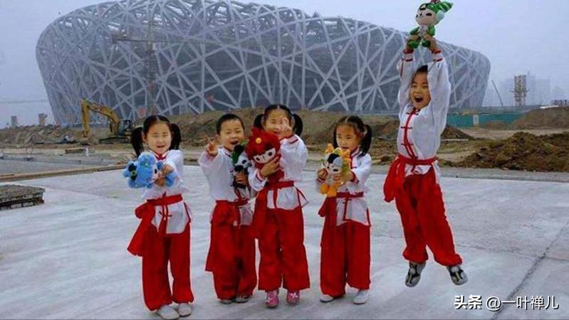 中国首例五胞胎，现年满22岁，妈妈坦言：如果重选，我一个也不要