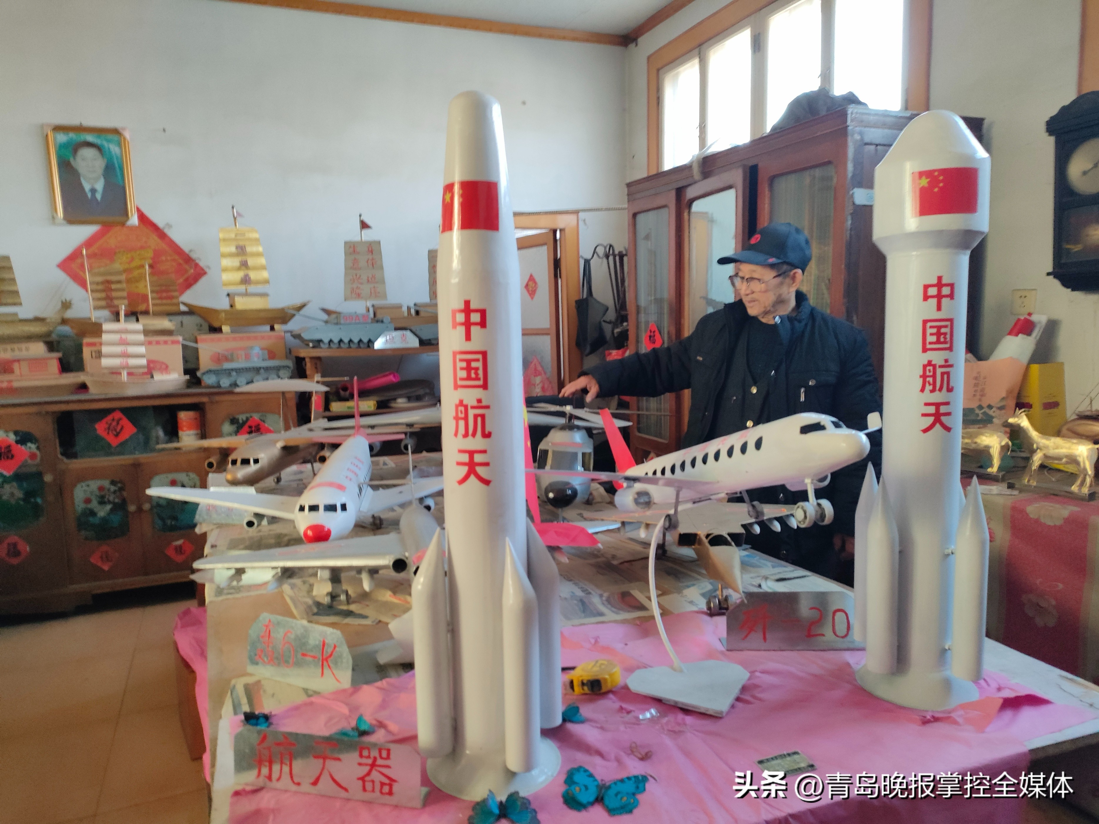 硬核“铁匠爷爷”5年造出百件军模