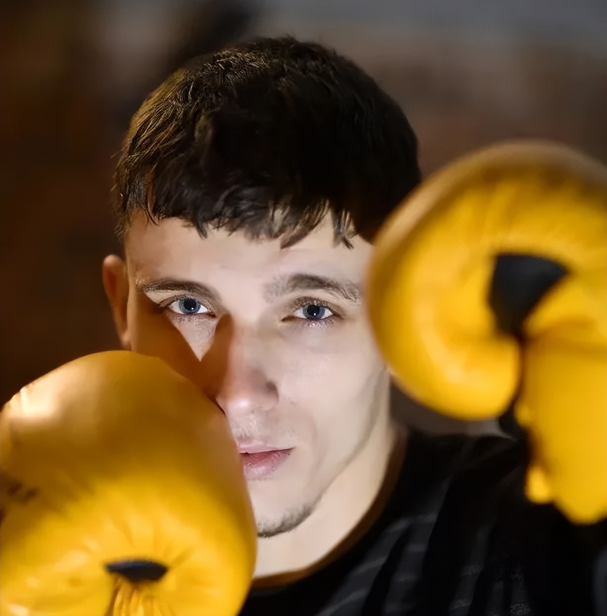 职业拳击手跟普通人打架,职业拳击手被混混打死