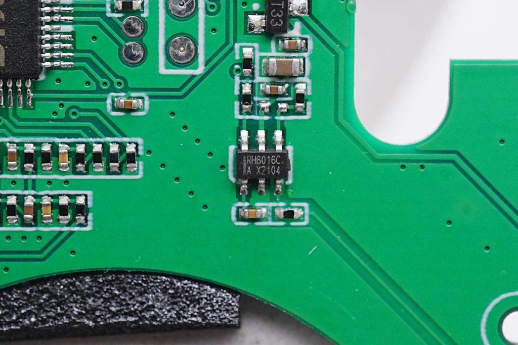 磁吸无线充电宝拆机测评,苹果原装磁吸充电器拆解