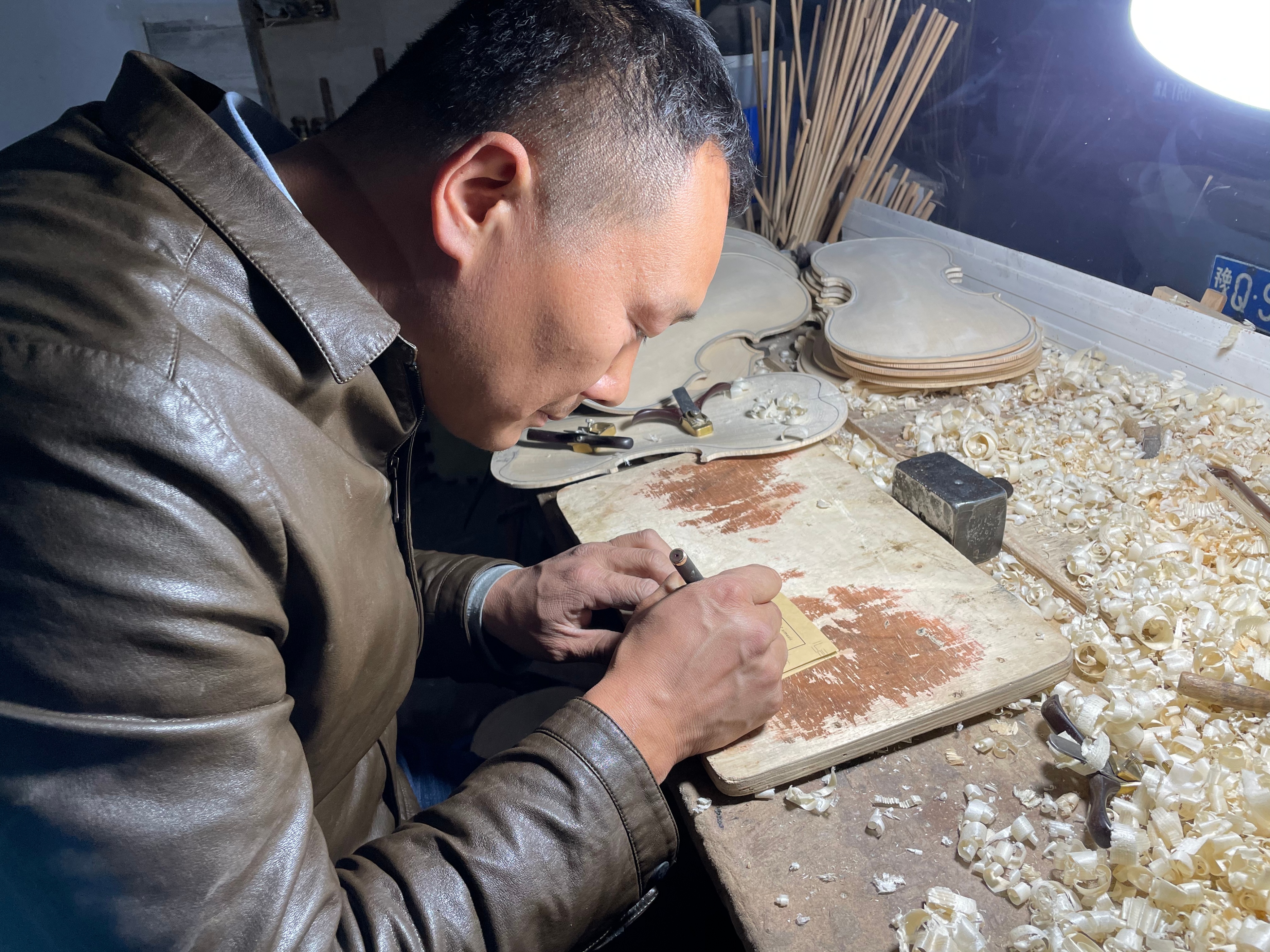 小提琴价格一般多少钱一把初学者,小提琴价格表一般多少钱