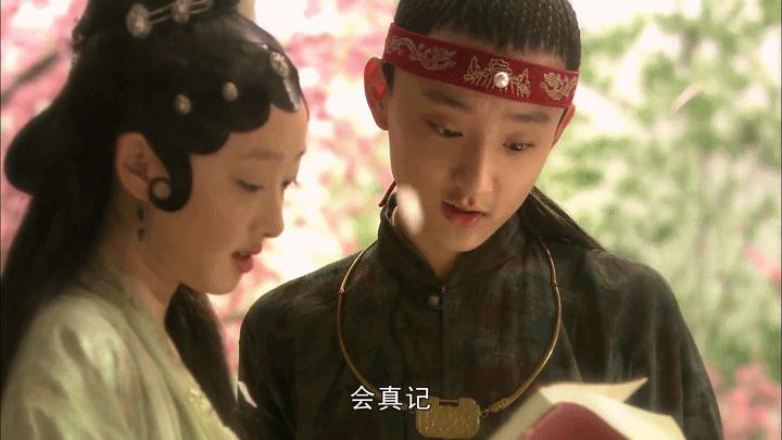 同样是演“宝黛读西厢”，87版美得像古画，新版怼脸怼嘴还怼胸？