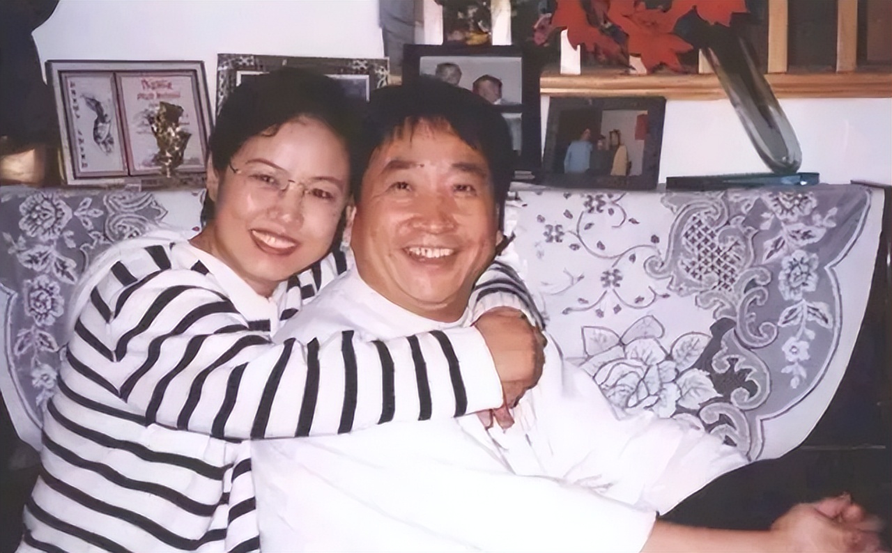 姜昆收养,1998年姜昆