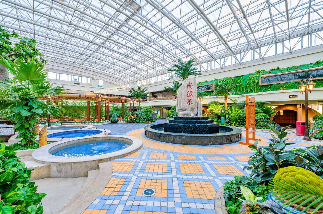 吃喝玩一体的天然温泉酒店,银河天然温泉洗浴和汗蒸