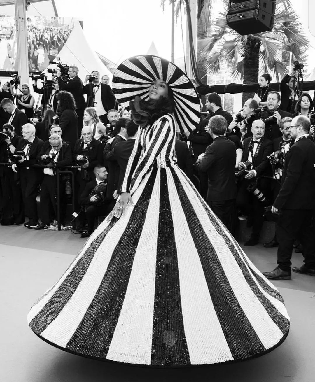 范冰冰为什么可以出现在戛纳红毯,范冰冰在戛纳让人吐槽的是什么