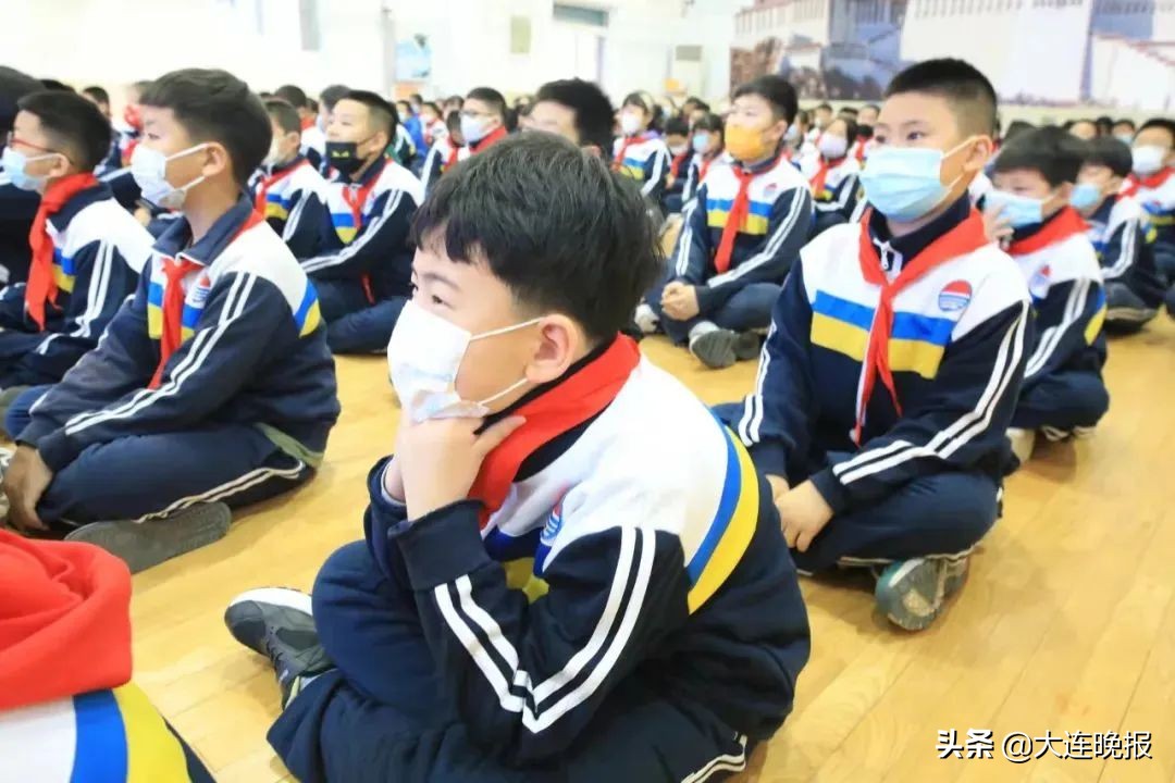 太阳当空照花儿对我笑儿童歌曲,太阳当空照花儿对我笑