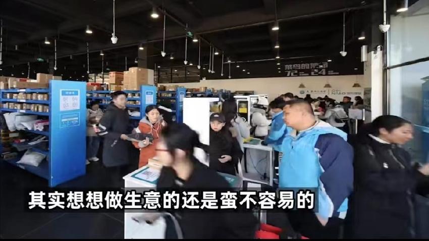 女子买的鞋掉色,女子买鞋4年卖家仍暖心售后