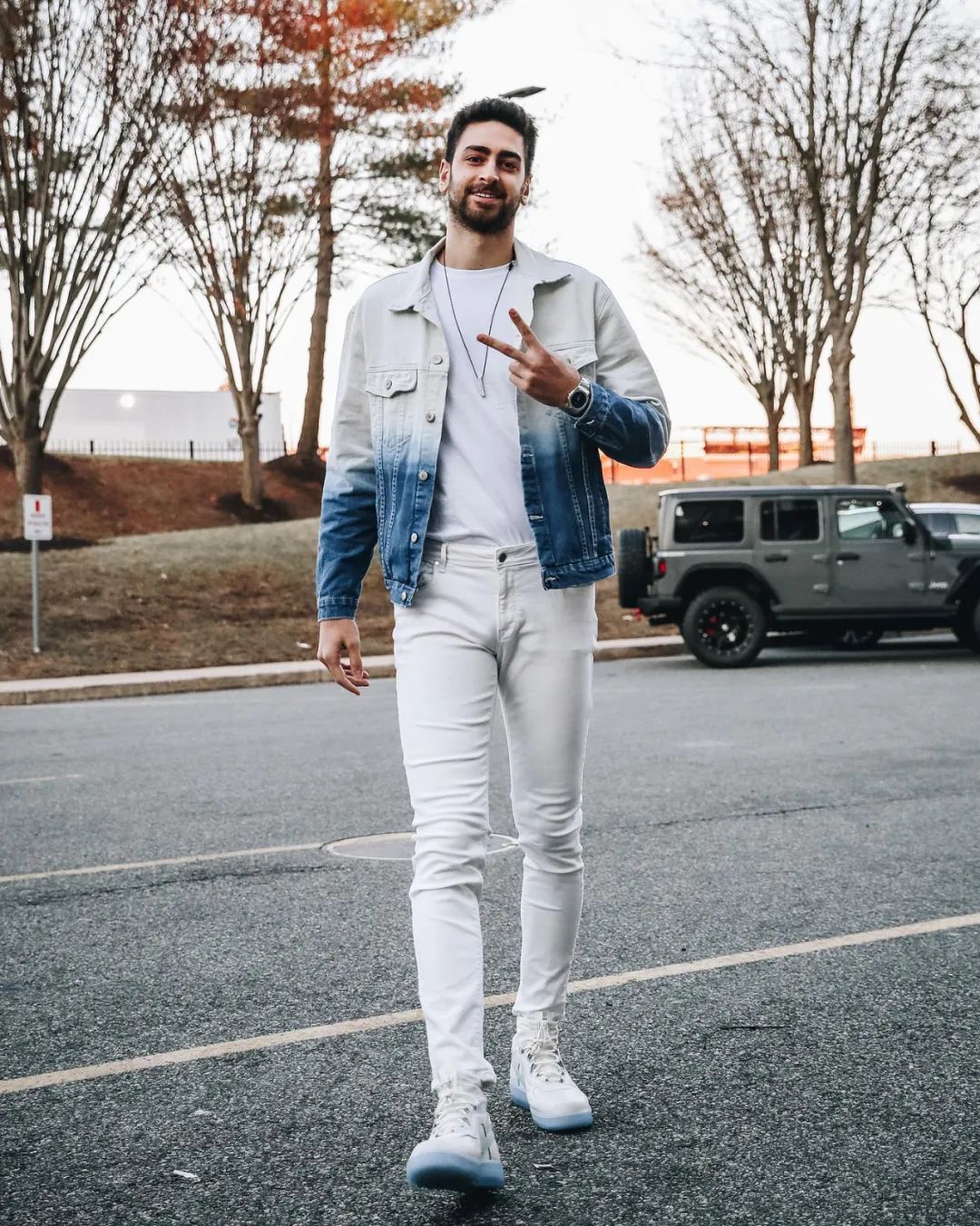 在美国打球的篮球运动员福尔康，被《GQ》杂志评选为最佳着装男士