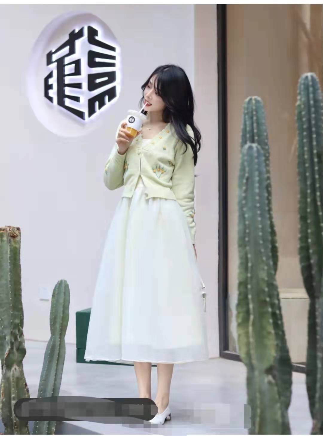 杏色针织开衫配什么内搭图片,针织开衫外套配什么衣服好看