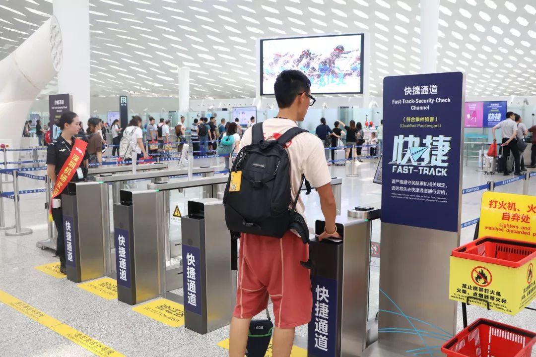 航空公司靠机票赚钱,机票100多块钱航空公司能赚钱吗