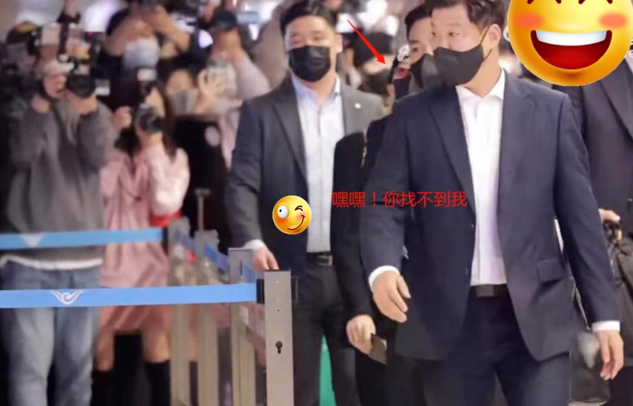 权志龙被包围拍照,权志龙机场被粉丝围堵