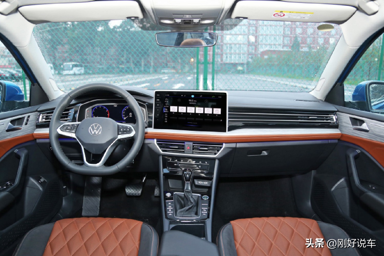 为什么说速腾是a级车里面的标杆,23款新速腾是不是a级车的扛把子