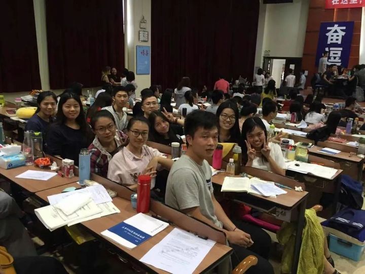 从实习律师晋升成律所合伙人,不甘平凡造就了永不服输的人生底色