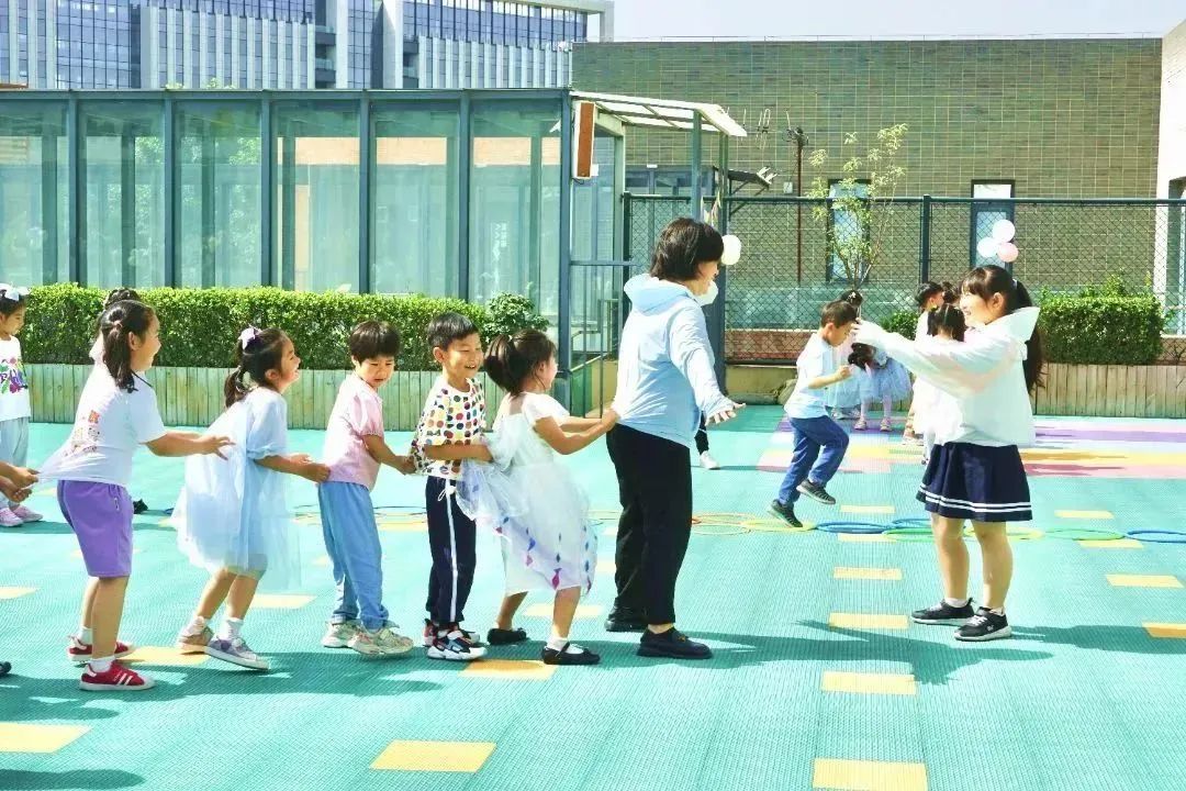 七彩童年活动环创,七彩童年庆六一活动